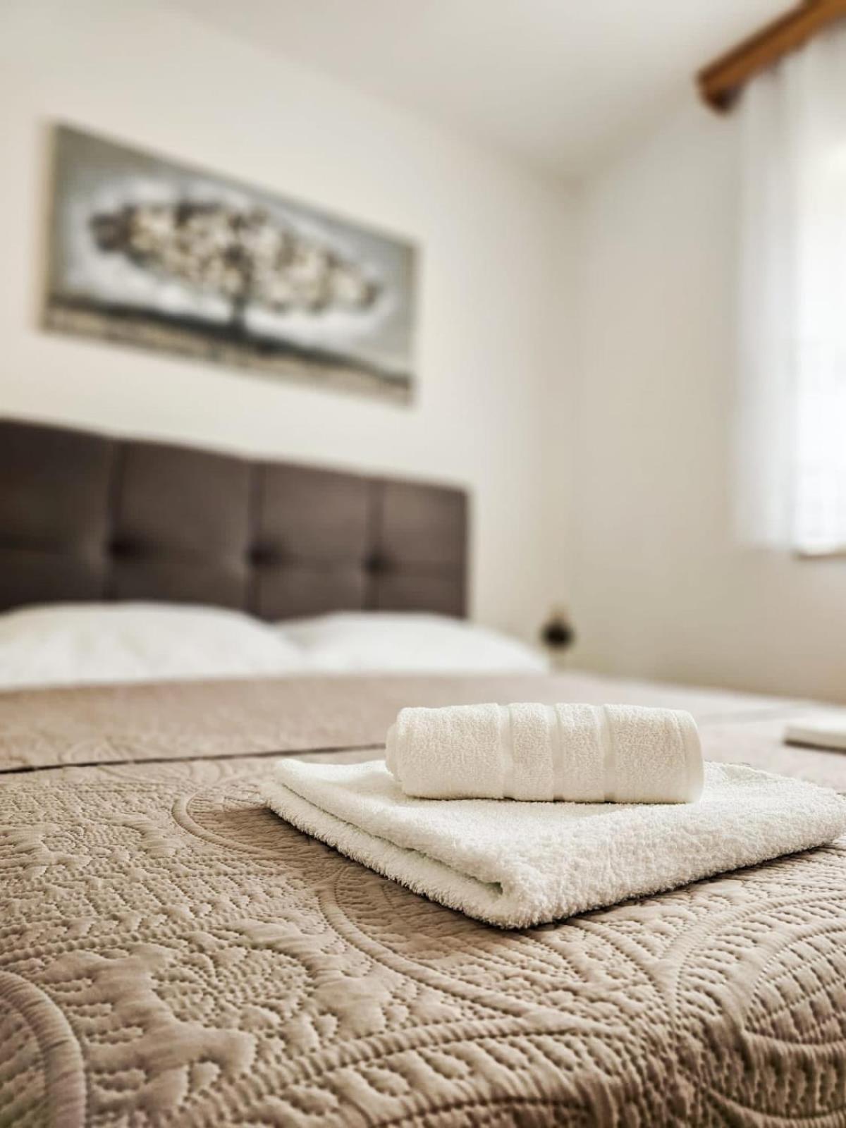 Apartments Karalic Ll Криквеница Екстериор снимка